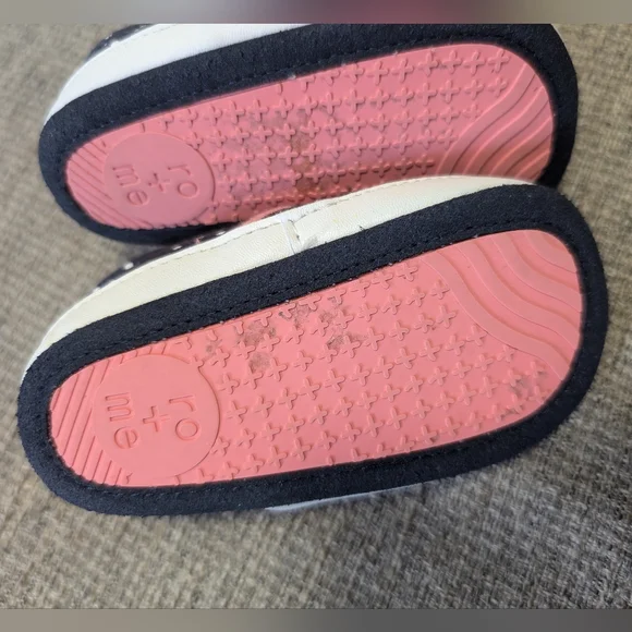 Pink and Black Slip-On Sneakers with Elastic Opening - Picture 2 of 5